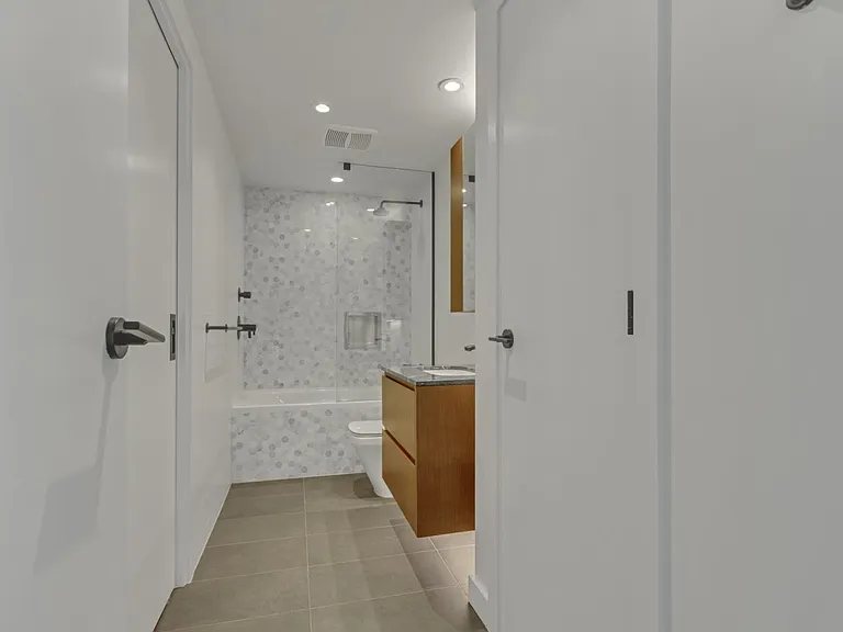 1365 Davie St #805 — Photo 15