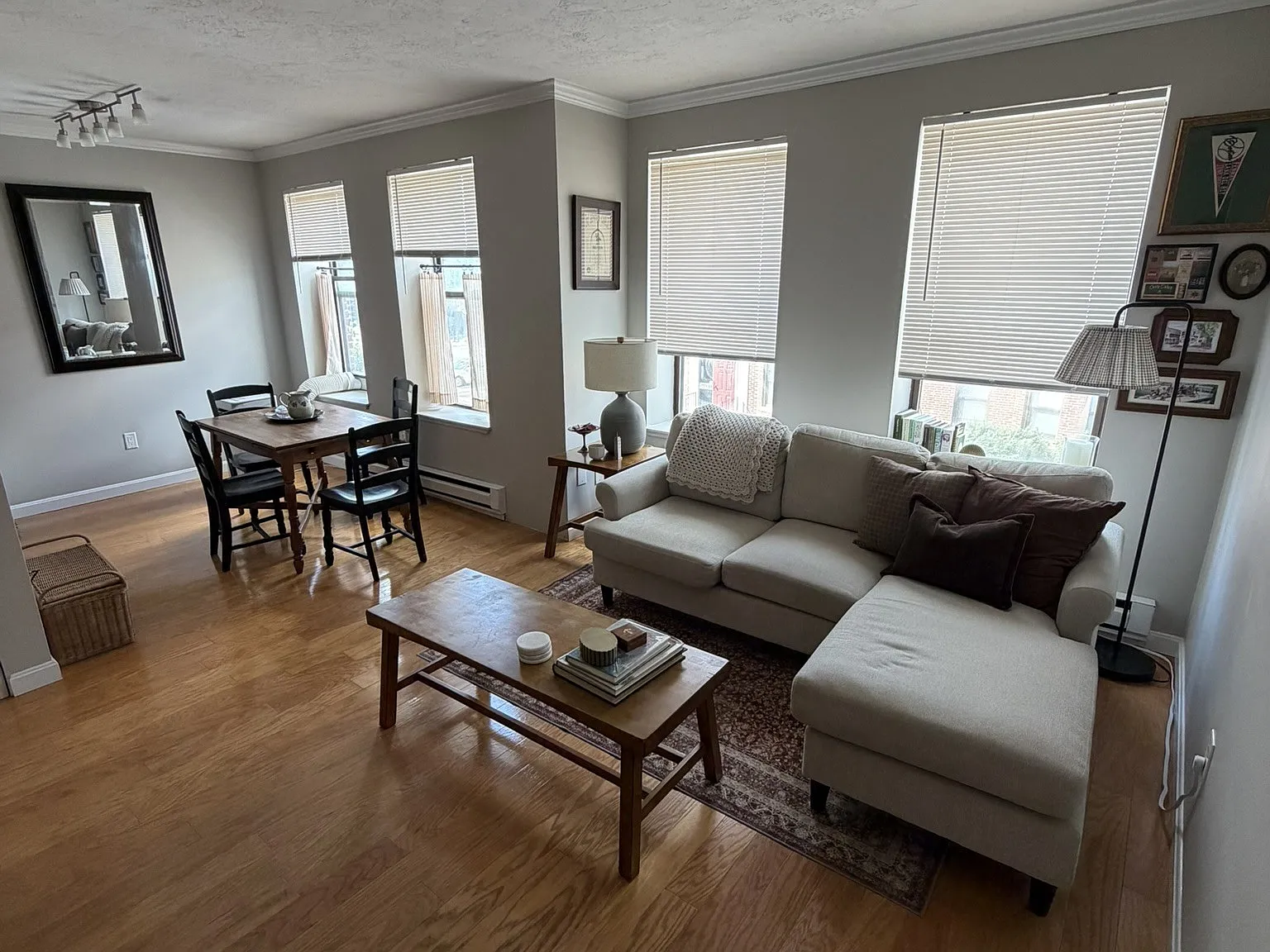2 bed, 617 sqft, $2,700 — Photo 2