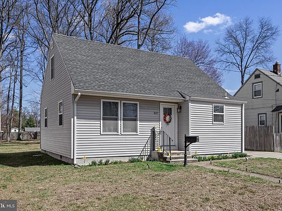 2nd image of 427 Cutler Ave
