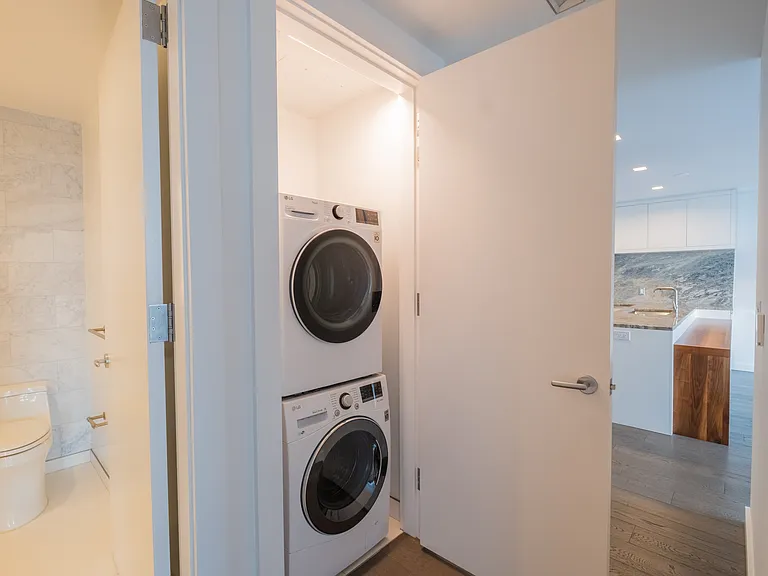One Park Condos — Photo 45