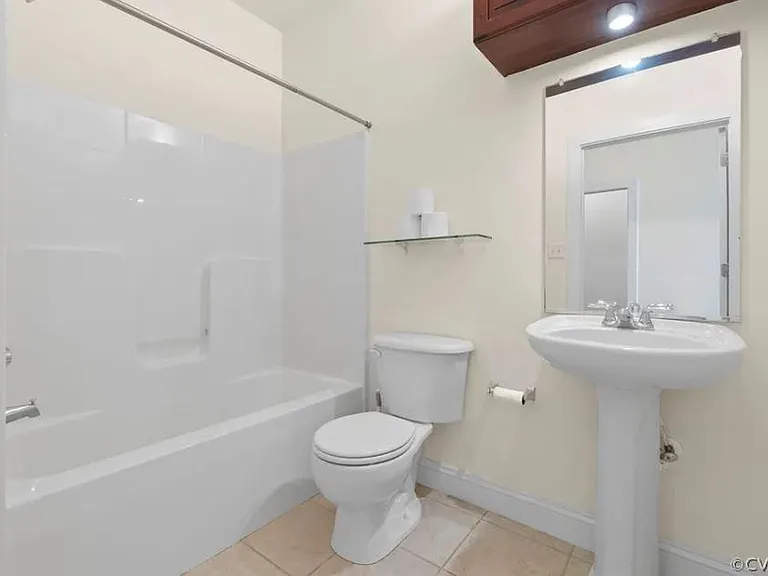 1333 W Broad St #414 — Photo 9