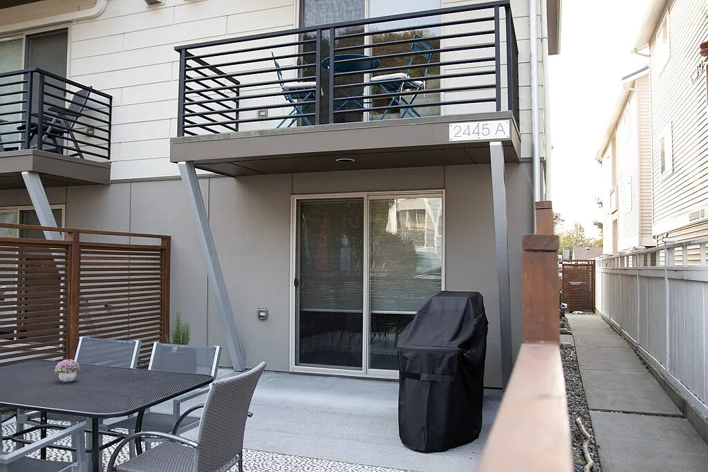 3 bed, 2.5 bath, 1368 sqft, $3,500 — Photo 2