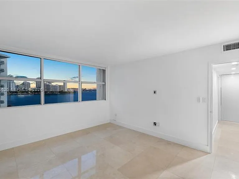 1420 Brickell Bay Dr #CU-1001A — Photo 42