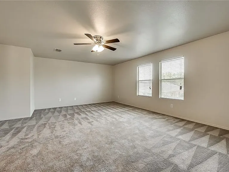 1109 Boxwood Dr — Photo 10