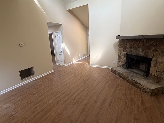 2nd image of 183 Vaughn Rd #183