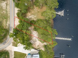 501 Riverview Dr, Carrabelle, FL 32322