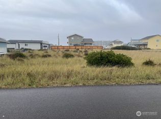 446 N Portal Loop SW, Ocean Shores, WA 98569
