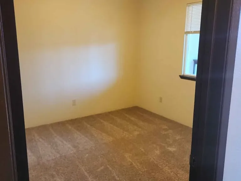 Marine Terrace Apartments — Photo 9