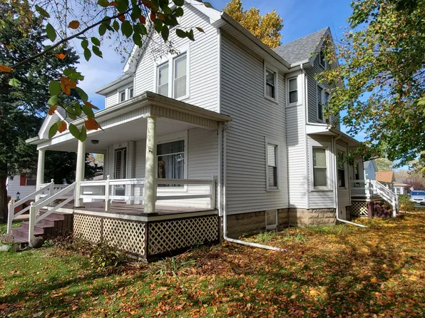 301 W Crawford St, Peotone, IL 60468