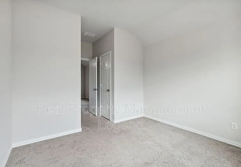 1833 Meadow Trail Ln — Photo 26