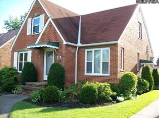 6318 Manchester Rd, Parma, OH 44129