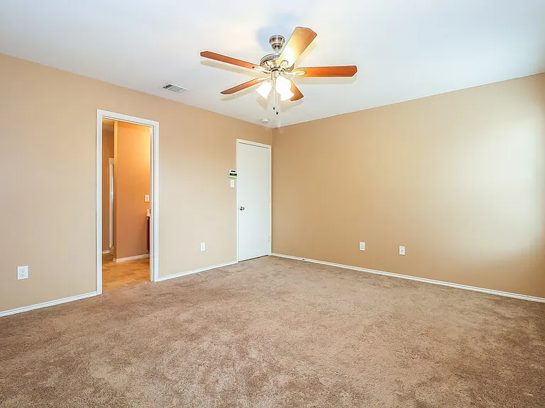 10001 Chrysalis Dr — Photo 10