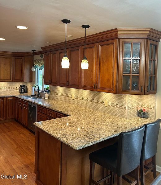 4th image of 2155 Orchard Park Drive