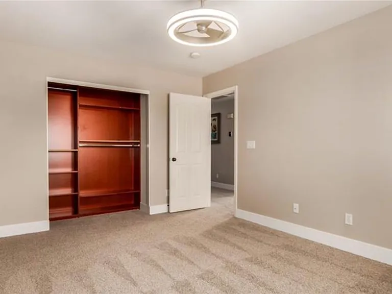 264 Pointe Ranier Ave — Photo 31