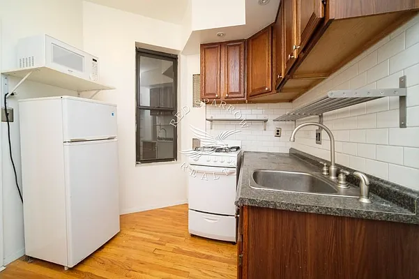 Rented by Red Sparrow Realty Group | media 26