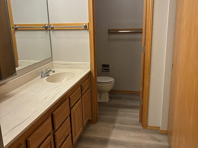 View of the en suite bathroom in the primary bedroom