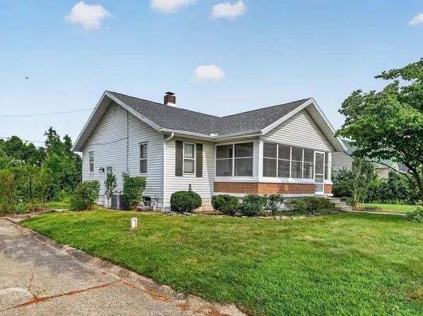 54571 Maple Lane Ave, South Bend, IN 46635