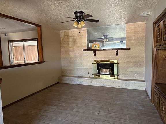 3rd image of 8916 S Country Club Dr
