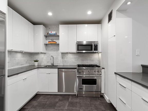 3rd image of 330 W End Ave APT 2A
