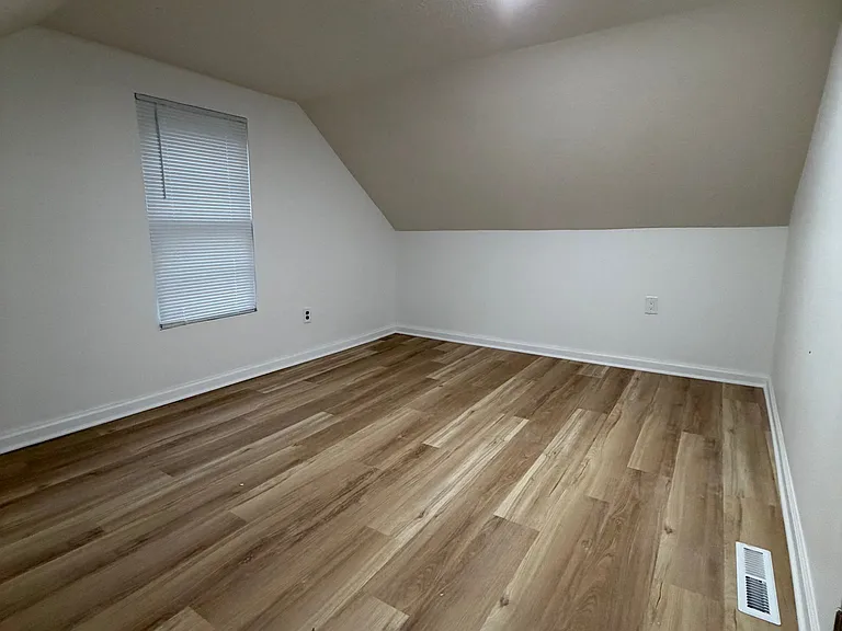 1305 Avenue C — Photo 10