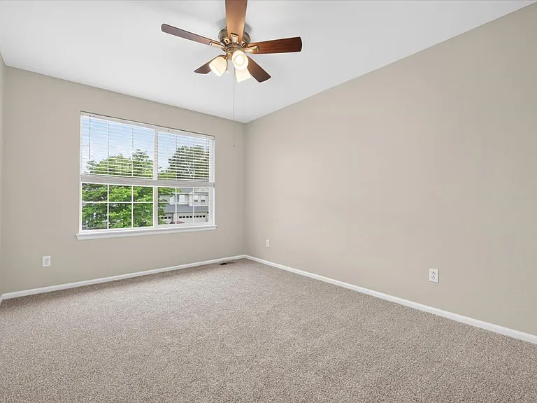 11572 Pine Hill St — Photo 37