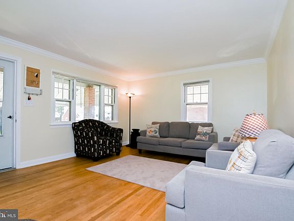5th image of 6 W Highland Ave