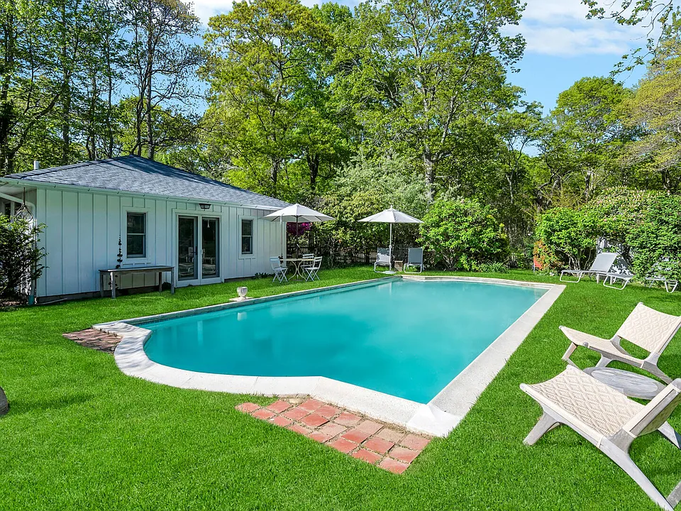 23 Tuthill Dr