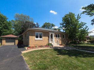 915 S I Oka Ave, Mount Prospect, IL 60056
