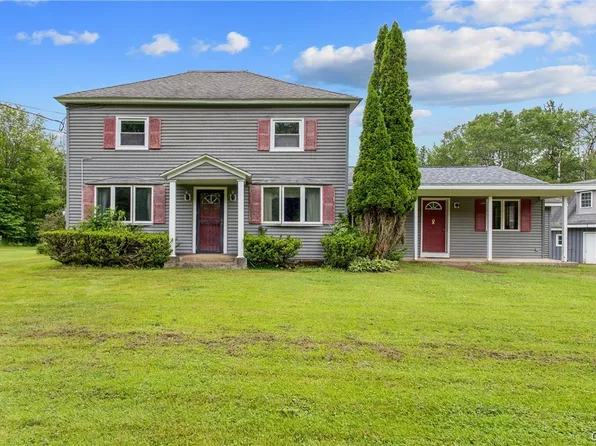 42 Grafton Square Rd, Parish, NY 13131