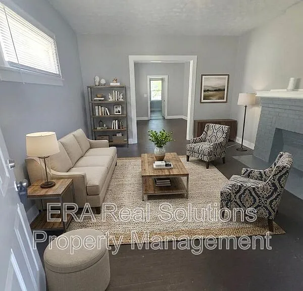 54 N Ogden Ave — Photo 1