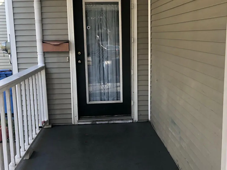 1722 Mitchell Ave — Photo 3