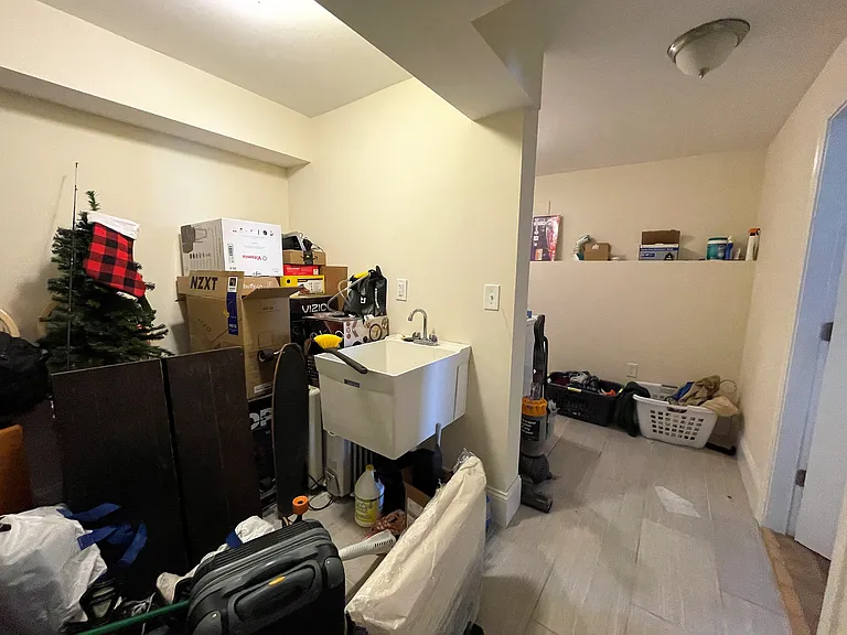 1 Larose Pl #2H — Photo 10