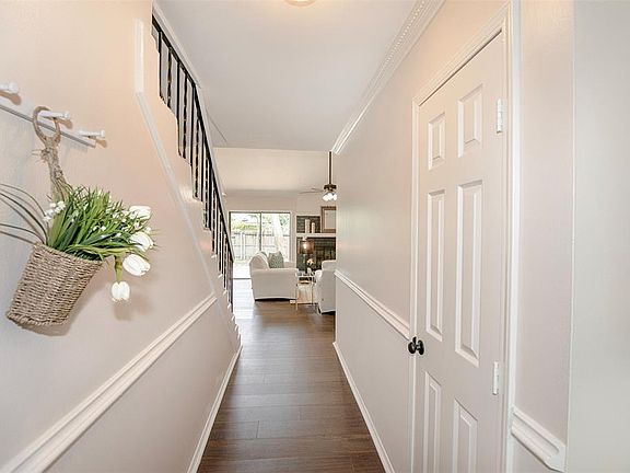 4th image of 10619 Sagebluff Drive
