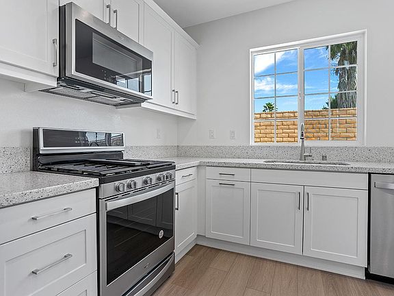 4th image of 3321 E Sweetbay Way