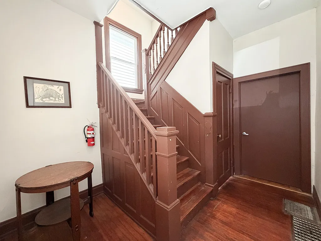 1 bed, 800 sqft, $1,250 — Photo 3