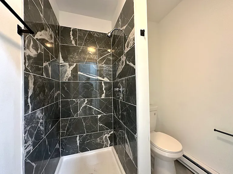 140 3rd St #3 — Photo 9