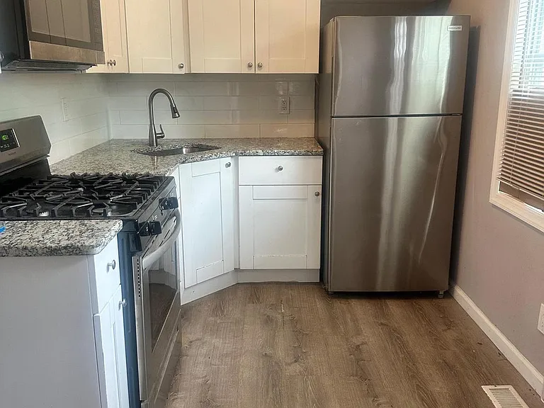 101 W Buck St #A — Photo 4