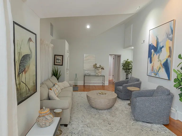 944 Lakeview Dr — Photo 33