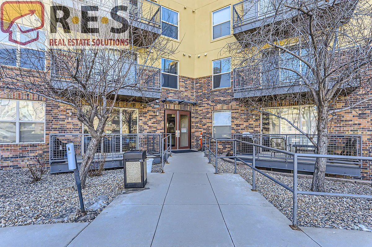 Building Photo - 9019 E Panorama Cir #309