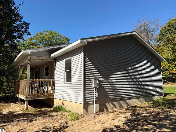 2nd image of 3401 N Hilbrand Rd