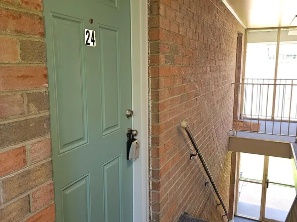 144 Hillcrest Dr APT 24, Fredericksburg, VA 22401