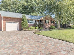 10 Carroll Dr, Poquoson, VA 23662