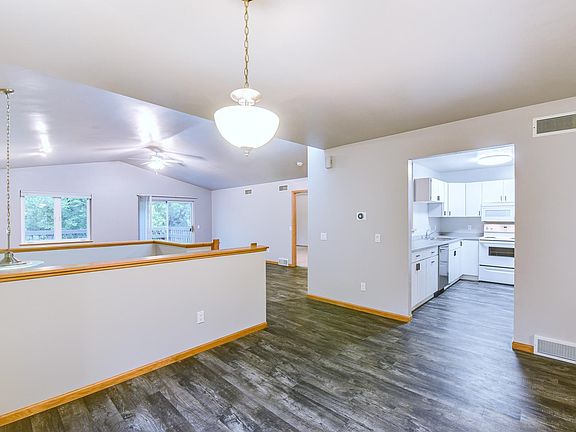 Living Room / Kitchen