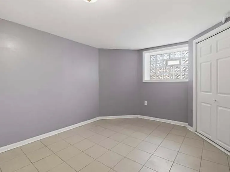 7700 S Saint Lawrence Ave #1 — Photo 10
