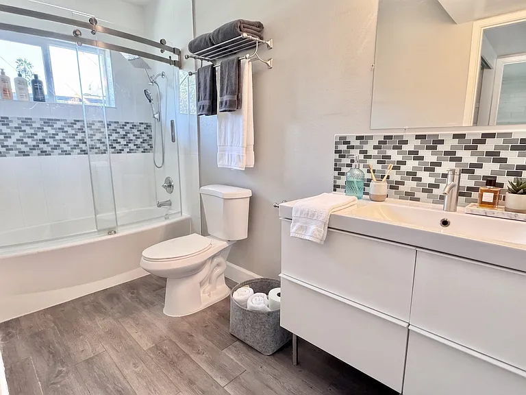 2726 E Glenrosa Ave #3 — Photo 8