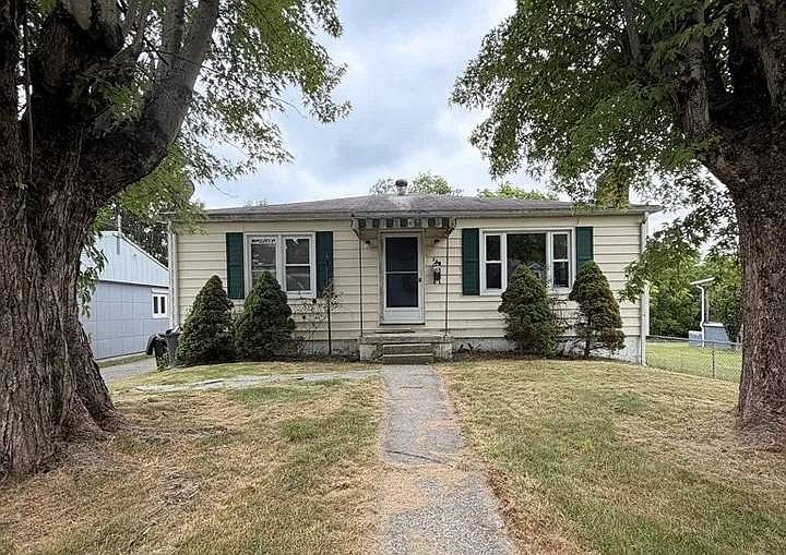 1st image of 208 Vine St