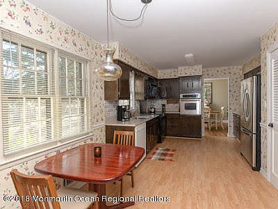 5th image of 742 Revere Dr
