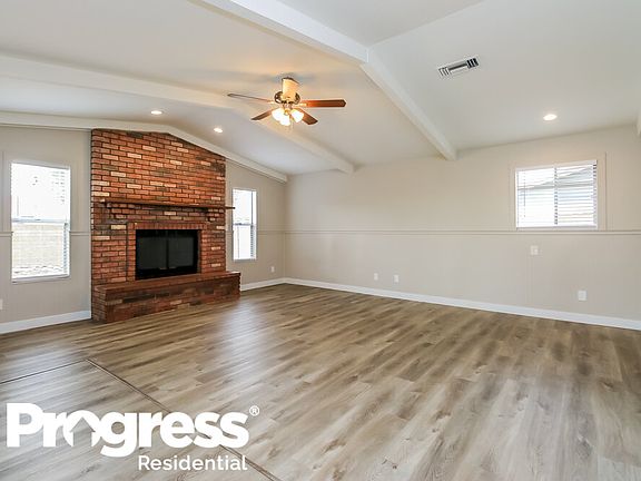3rd image of 3517 E Diamond Ave