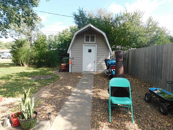 4th image of 1406 Brittany St