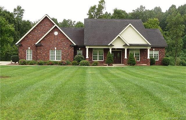 1st image of 152 Cedar Lake Dr